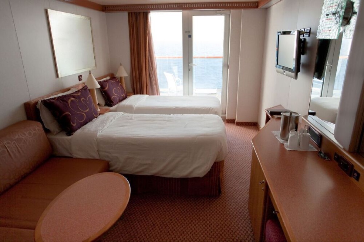 20 things you should never do in your cruise ship cabin