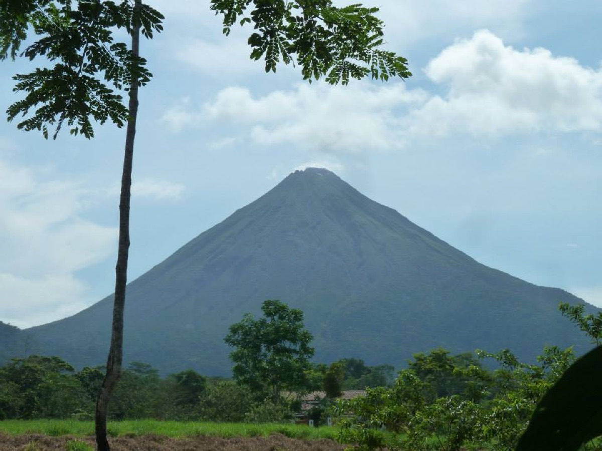 top 10 beautiful places to visit in costa rica in 2025