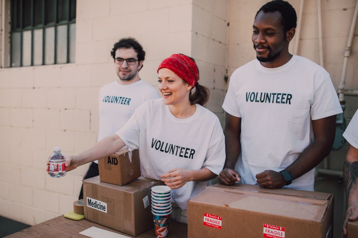 Volunteering Abroad: How to Combine Travel With Giving Back